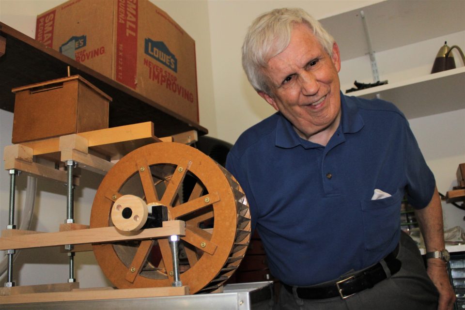 Bowman with a wooden water wheel be built